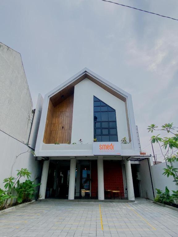 Smedi Coliving Hotel Yogyakarta Exterior photo